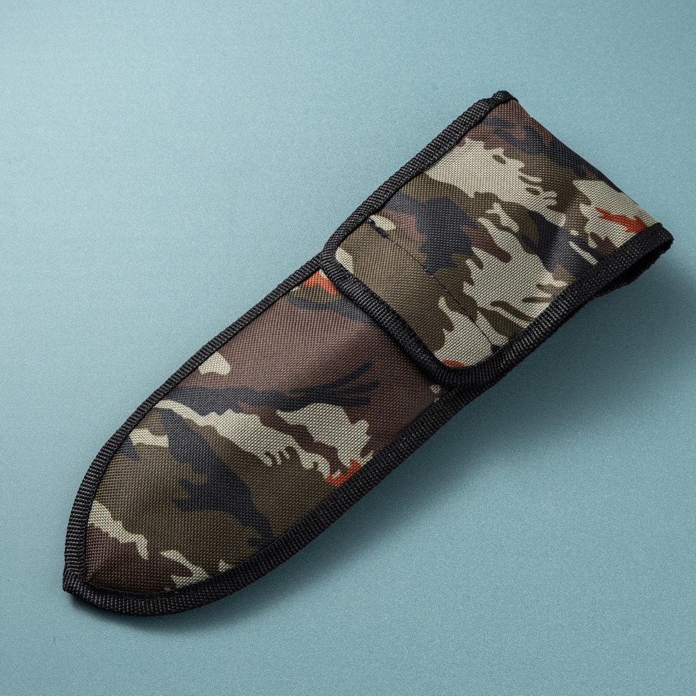 Camouflage carry sheath for lightweight garden trowel